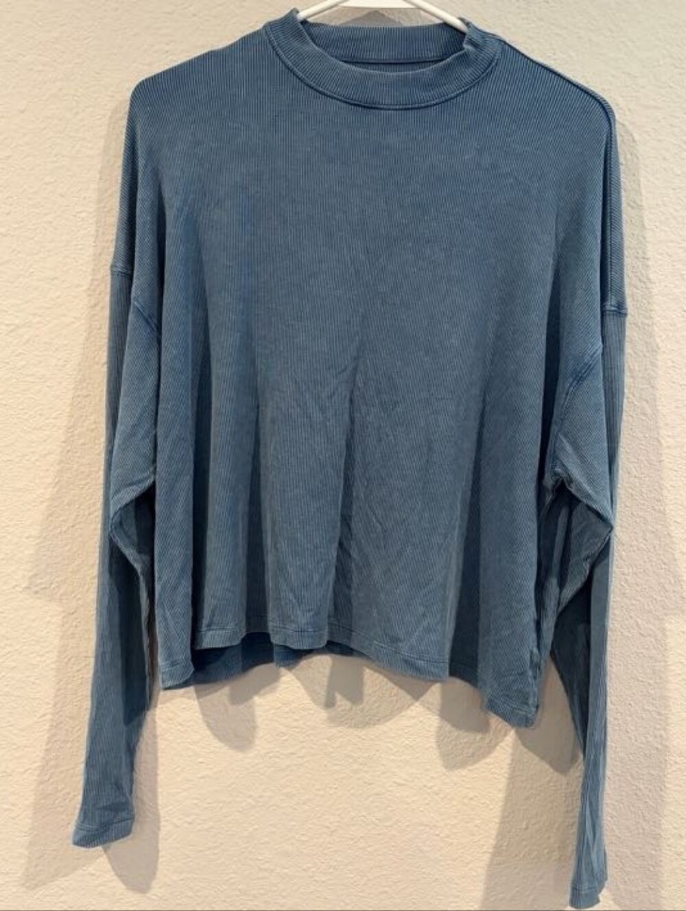NEW American Eagle Womens Blue Ribbed Long Sleeve Boxy Crop Crewneck Shirt Small